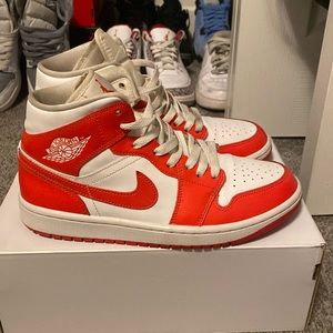 Jordan 1 mid heritage